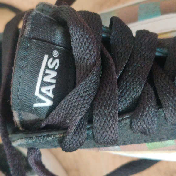 Vans - Picture 2 of 4